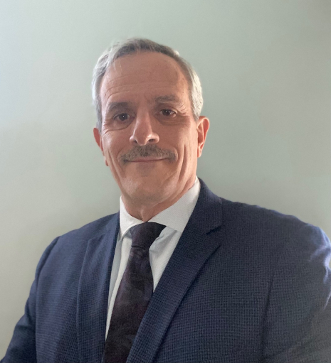 Dr Carlos Reynes